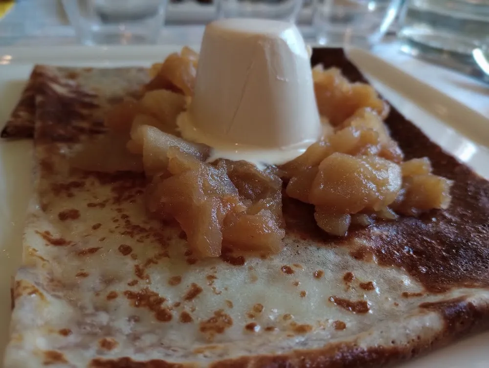 Crêpe Au Pomme Panna Cotta Maison